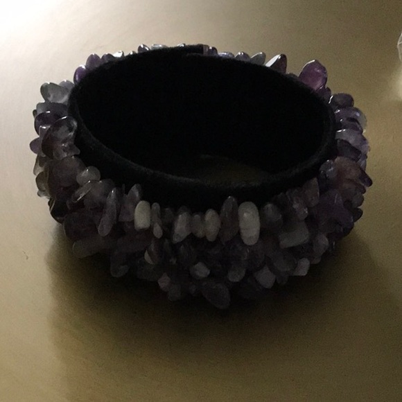 Amethyst Chips Carpet Stretch Bracelet 241.00ctw stretch bracelet 4 inch across - Picture 6 of 8